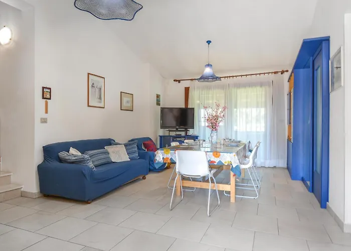 Stunning Home In Torre Dei Corsari